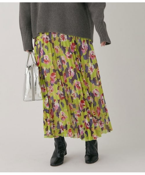 ADAM ET ROPE'(アダムエロペ)の「幾何フラワー楊柳プリーツスカート(スカート・レディース・キミドリ/サックス・F)」の1枚目の写真