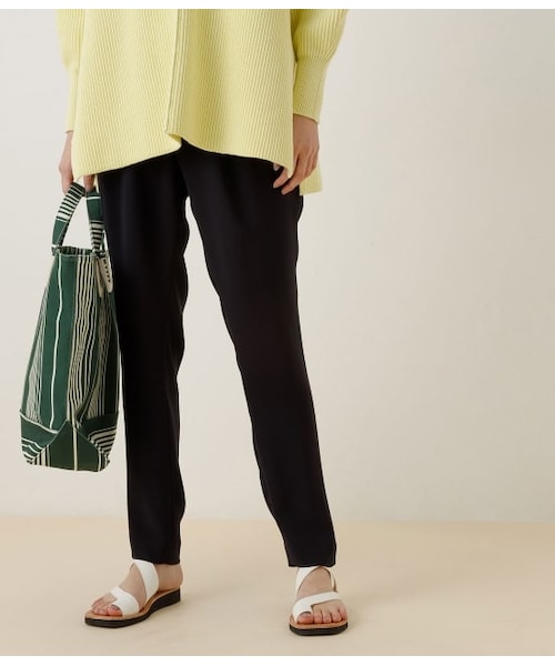 ADAM ET ROPE'(アダムエロペ)の「【セットアップ対応】ドレープイージーパンツ(パンツ・レディース・ベージュ/ネイビー・36/38)」の2枚目の写真