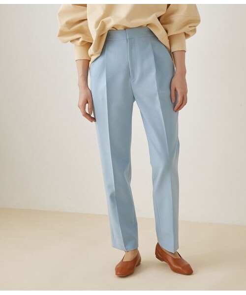 ADAM ET ROPE'(アダムエロペ)の「スリムスラックス(パンツ・レディース・ライトグリーン/オレンジ系/サックス・34/38/36)」の2枚目の写真