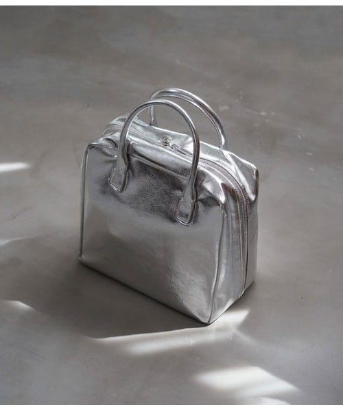 ADAM ET ROPE'(アダムエロペ)の「ソフトスモールボストン(バッグ・レディース・ブラック/オフホワイト/シルバー・F)」の3枚目の写真