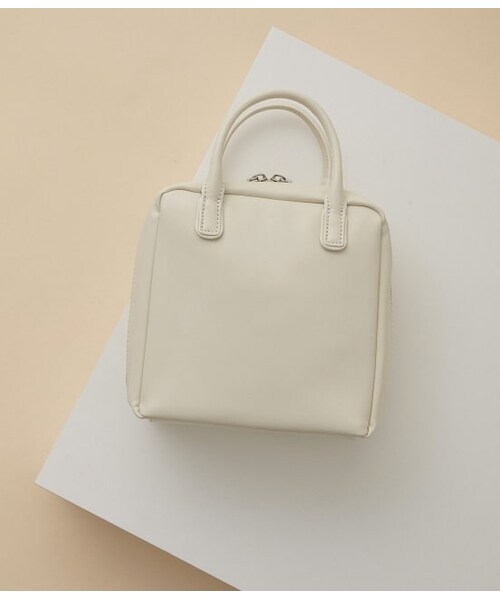 ADAM ET ROPE'(アダムエロペ)の「【WEB限定】ソフトミニボストン(バッグ・レディース・ブラック/オフホワイト/ベージュ系・F)」の2枚目の写真