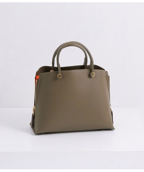 ROPE'(ロペ)の「【E'POR】【一部WEB限定】Y bag Mini(バッグ・レディース・ダークブラウン/イエロー/ブルー系/ブラウン/オフホワイト/ホワイト系2/ブラック/ベージュ・F)」の4枚目の写真