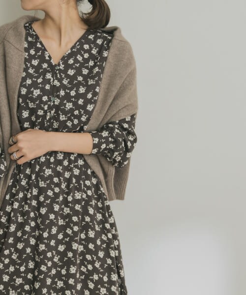 URBAN RESEARCH（アーバンリサーチ）の「復古印花洋裝（ワンピース/ドレス・レディース・薄荷綠/炭灰色・FREE）」の4枚目の写真