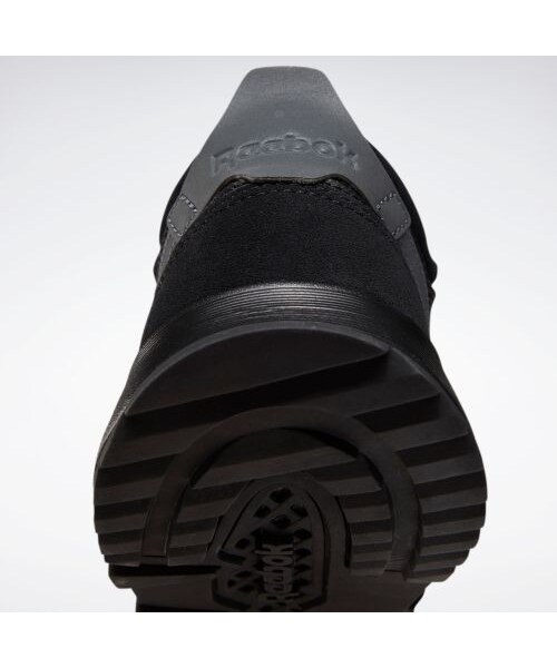 Reebok（リーボック）の「クラシック レザー / Classic Leather Legacy Shoes（シューズ・ブラック/トゥルーグレー/トゥルーグレー(FY7377)/ホワイト/トゥルーグレー/スカルグレー(FY7379)）」の9枚目の写真