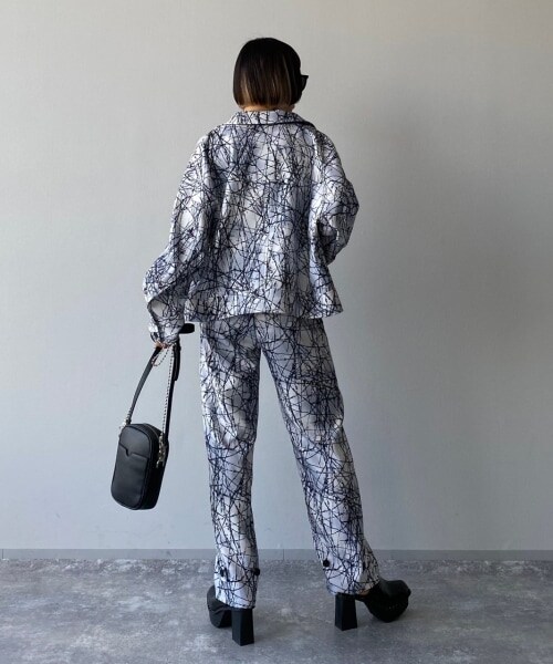 PAGEBOY（ページボーイ）の「【CORE】ブラッシュペイントジャケット【WEB先行予約】（ジャケット/アウター・レディース・ホワイト/ブラック・FREE）」の9枚目の写真