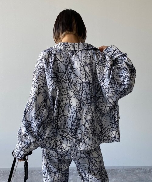 PAGEBOY（ページボーイ）の「【CORE】ブラッシュペイントジャケット【WEB先行予約】（ジャケット/アウター・レディース・ホワイト/ブラック・FREE）」の5枚目の写真