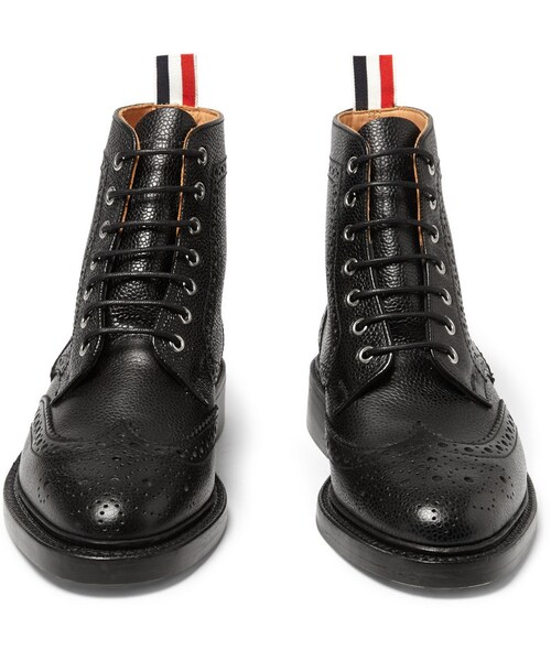THOM BROWNE(トムブラウン)の「Thom Browne Pebbled-Leather Brogue Boots(ブーツ・メンズ・Black・US 8/US 7/US 11/US 12/US 9/US 10)」の2枚目の写真