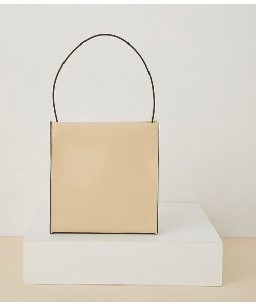 ADAM ET ROPE'（アダムエロペ）の「スクエアワンショルダー（バッグ・レディース・ベージュ/ブラック/キナリ系1・F）」の3枚目の写真