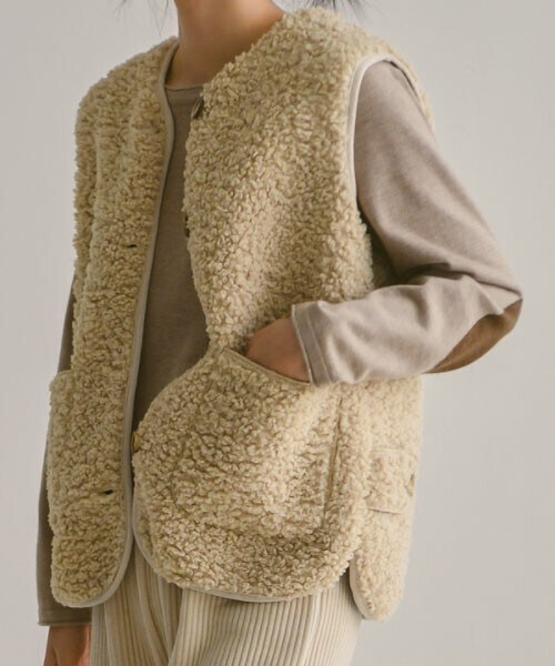 DHOLIC STYLE（ディーホリックスタイル）の「[pigment] フロントボタンブークレベスト（ベスト・レディース・ホワイト/ベージュ・FREE）」の2枚目の写真