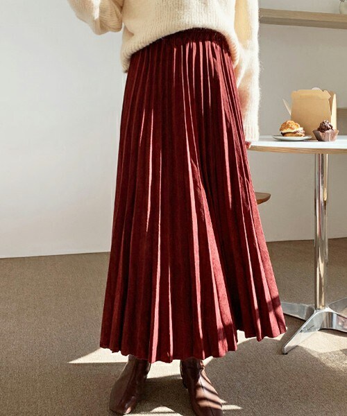 DHOLIC（ディーホリック）の「[ontheriver] ロング丈スエード調プリーツスカート（スカート・レディース・ブラック/ワイン・ONESIZE）」の2枚目の写真