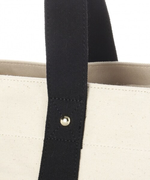 LEPSIM（レプシィム）の「マタニティ／撥水キャンバストート（バッグ・キナリ×ブラック/ブラック/キナリ×ブラウン）」の11枚目の写真