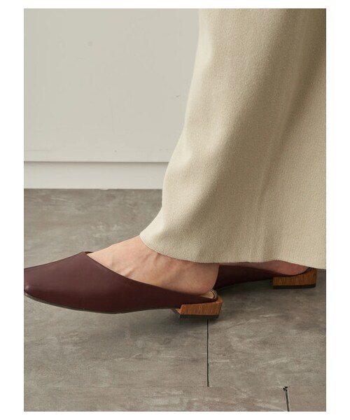 AMERICAN HOLIC（アメリカンホリック）の「【先行予約】オーバーヒールスクエアミュール（シューズ・アイボリー/ブラック/バーガンディー・S/M/L）」の5枚目の写真