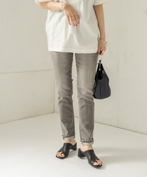 CAPRICIEUX LE'MAGE（カプリシューレマージュ）の「【SOMETHING/サムシング】スリムストレートデニム（デニムパンツ・レディース・シルバー/ベージュ/ブラウン・26/27）」の2枚目の写真