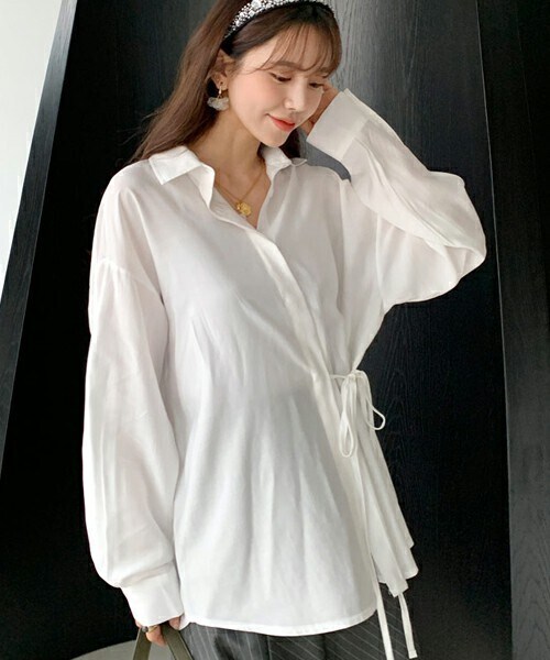 DHOLIC（ディーホリック）の「サイドリボンシャツ（シャツ/ブラウス・レディース・ベージュ/ブラック/ホワイト・ONESIZE）」の2枚目の写真