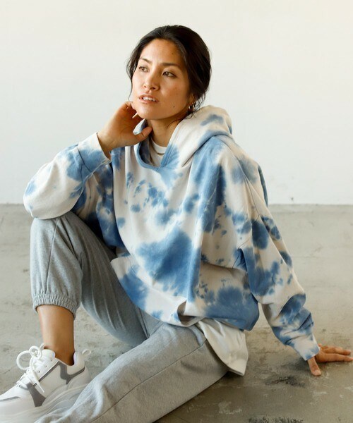 Auntie Rosa Holiday（アンティローザホリデー）の「タイダイパーカー（パーカー・レディース・ブラック/グリーン/ブルー/パープル・FREE）」の3枚目の写真