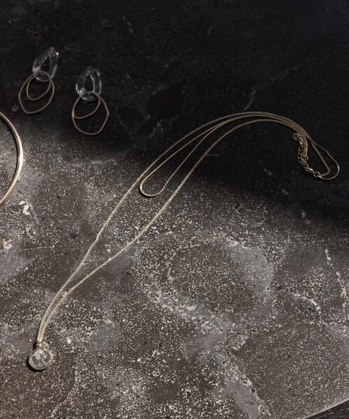 Andemiu（アンデミュウ）の「コインワントップネックレス（アクセサリー・シルバー/ゴールド）」の3枚目の写真