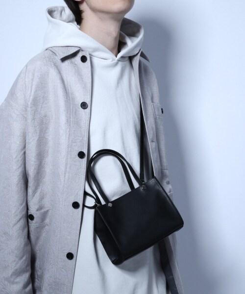 HARE(ハレ)の「スクエアショルダーミニBAG(バッグ・ブラック)」の3枚目の写真