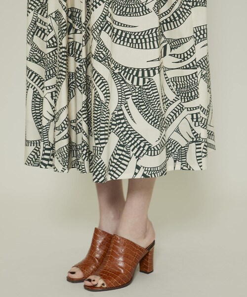 muller of yoshiokubo（ミュラーオブヨシオクボ）の「エングレーブキャミドレス (MLS21605)（ワンピース/ドレス・レディース・GREEN・36/38）」の9枚目の写真