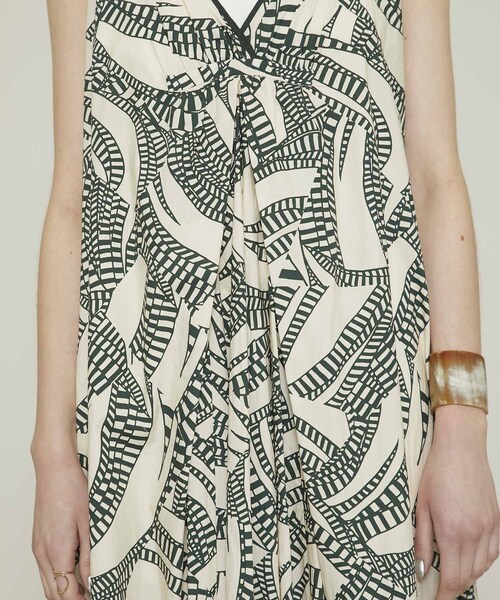 muller of yoshiokubo（ミュラーオブヨシオクボ）の「エングレーブキャミドレス (MLS21605)（ワンピース/ドレス・レディース・GREEN・36/38）」の8枚目の写真