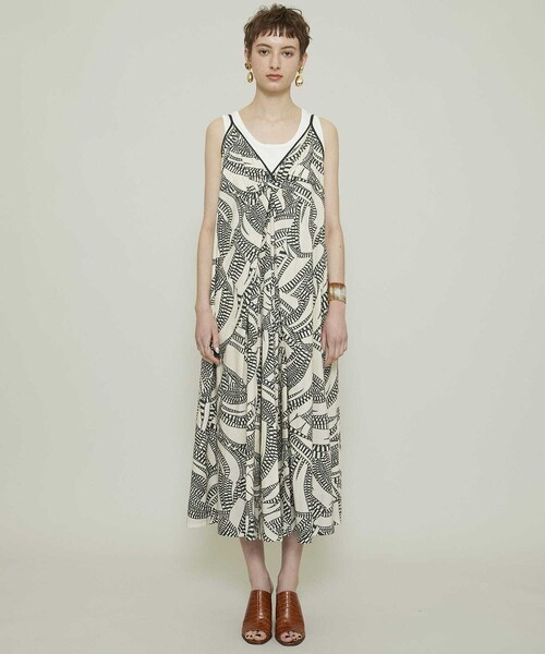 muller of yoshiokubo（ミュラーオブヨシオクボ）の「エングレーブキャミドレス (MLS21605)（ワンピース/ドレス・レディース・GREEN・36/38）」の3枚目の写真