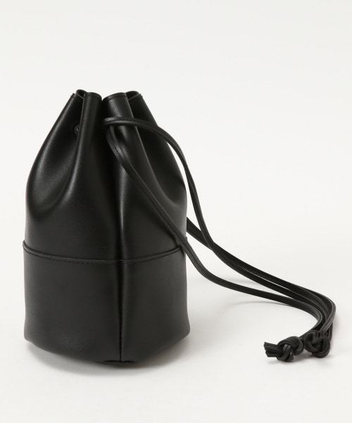 LOWRYS FARM(ローリーズファーム)の「FレザーキンチャクBAG(バッグ・ブラック/ベージュ)」の7枚目の写真