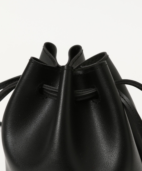 LOWRYS FARM(ローリーズファーム)の「FレザーキンチャクBAG(バッグ・ブラック/ベージュ)」の8枚目の写真