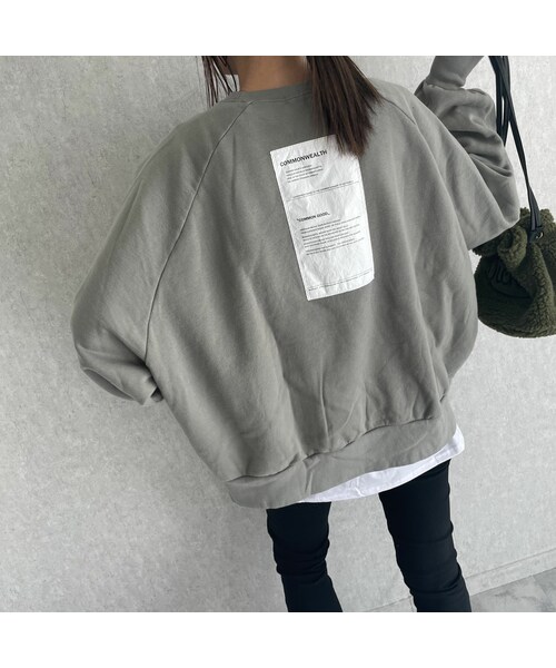 copine（コピン）の「【2021ss】大人気シリーズ！バックラベルルーズシルエットドルマンスウェット(3color)（スウェット・レディース・くすみアイボリー/グレイッシュカーキ/ネイビー・ワンサイズ）」の2枚目の写真