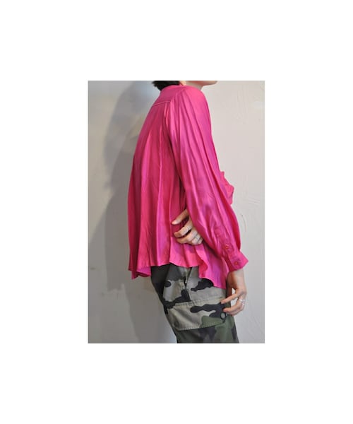 hippiness（ヒッピネス）の「キュプラAラインシャツ（シャツ/ブラウス・レディース・ゴールド/ブルー/ピンク/グリーン/ブラック・one）」の5枚目の写真