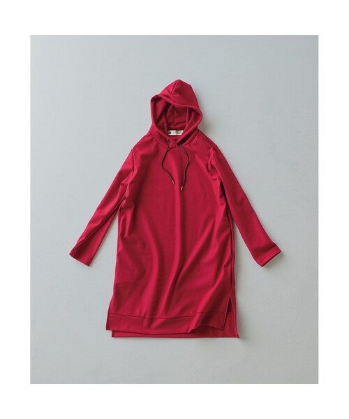 Sunny clouds（サニークラウズ）の「サニークラウズ 赤いパーカーワンピース〈レディース〉（レディースファッション > ワンピース・チュニック > ワンピース・レディース・レッド・（身幅64/総丈97cm）/（身幅57/総丈95cm）/（身幅60/総丈95cm）/（身幅57/総丈101cm）/（身幅54/総丈95cm）/（身幅54/総丈89cm）/（身幅54/総丈101cm））」の2枚目の写真