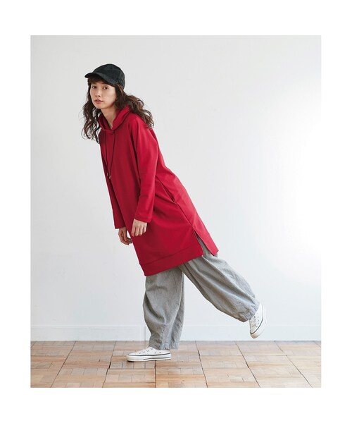 Sunny clouds（サニークラウズ）の「サニークラウズ 赤いパーカーワンピース〈レディース〉（レディースファッション > ワンピース・チュニック > ワンピース・レディース・レッド・（身幅64/総丈97cm）/（身幅57/総丈95cm）/（身幅60/総丈95cm）/（身幅57/総丈101cm）/（身幅54/総丈95cm）/（身幅54/総丈89cm）/（身幅54/総丈101cm））」の8枚目の写真