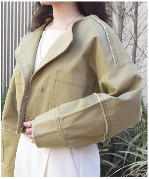 w closet(ダブルクローゼット)の「配色ステッチ袖ボリュームショートジャケット【2月中旬入荷】(ジャケット/アウター・レディース・Lベージュ/カーキ・FREE/M/L)」の19枚目の写真