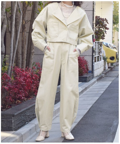 w closet(ダブルクローゼット)の「配色ステッチ袖ボリュームショートジャケット【2月中旬入荷】(ジャケット/アウター・レディース・Lベージュ/カーキ・FREE/M/L)」の5枚目の写真