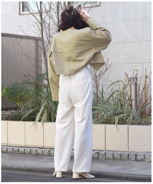 w closet(ダブルクローゼット)の「配色ステッチ袖ボリュームショートジャケット【2月中旬入荷】(ジャケット/アウター・レディース・Lベージュ/カーキ・FREE/M/L)」の18枚目の写真