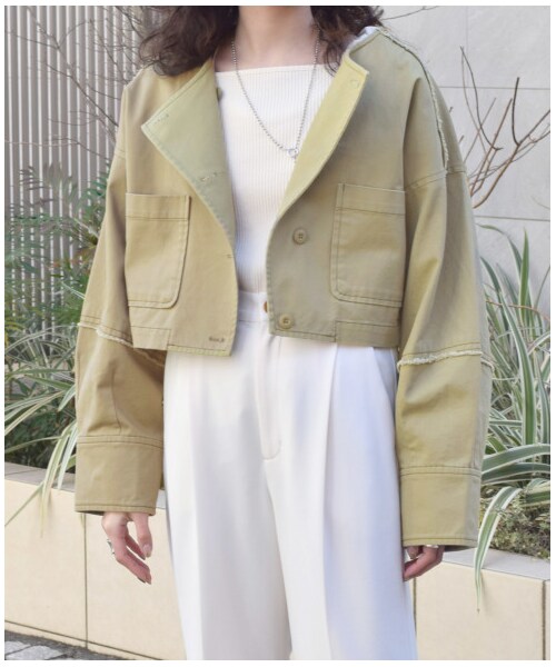 w closet(ダブルクローゼット)の「配色ステッチ袖ボリュームショートジャケット【2月中旬入荷】(ジャケット/アウター・レディース・Lベージュ/カーキ・FREE/M/L)」の20枚目の写真