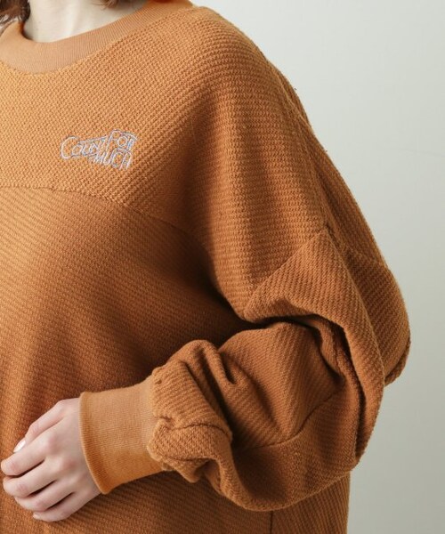 OUTLET(アウトレット)の「バイヤス裏毛刺繍プルオーバー(トップス・レディース・ベージュ/オレンジ/スミクロ・FREE)」の11枚目の写真