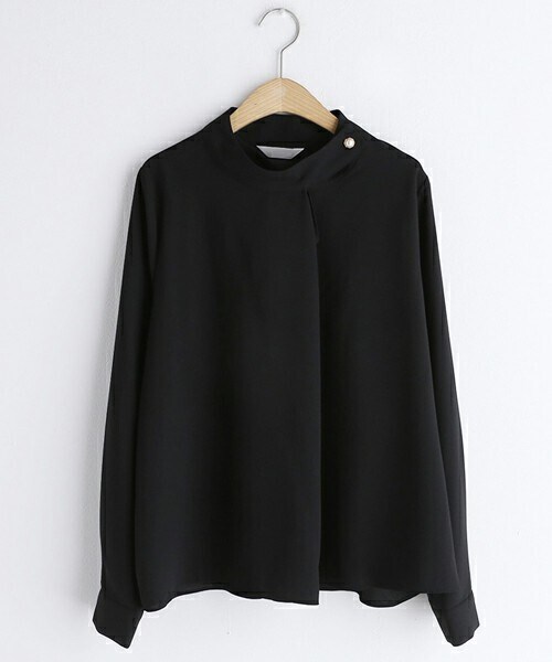 DHOLIC(ディーホリック)の「パールボタンブラウス(シャツ/ブラウス・レディース・カーキ/アイボリー/ブラック・ONESIZE)」の3枚目の写真