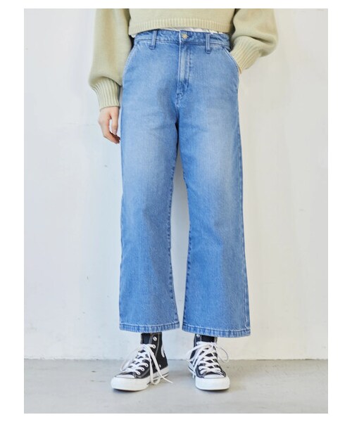 earth music&ecology(アースミュージックアンドエコロジー)の「COTTON USAデニムパンツ(フレア)(パンツ・ミディアムインディゴ/ダークインディゴ・S/M/L)」の1枚目の写真