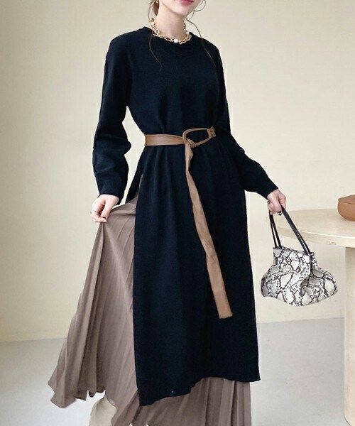 DHOLIC（ディーホリック）の「ラウンドスリットロングニット（ニット/セーター・レディース・ベージュ/ブラック・ONESIZE）」の2枚目の写真