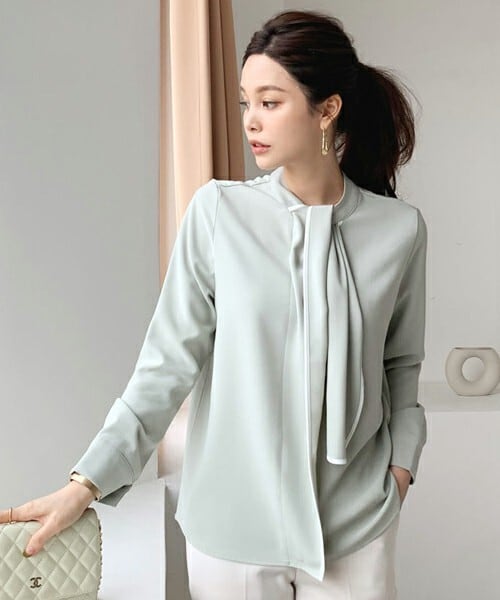 DHOLIC（ディーホリック）の「配色ラインリボンブラウス（シャツ/ブラウス・レディース・ベージュ/グリーン/ホワイト・ONESIZE）」の3枚目の写真