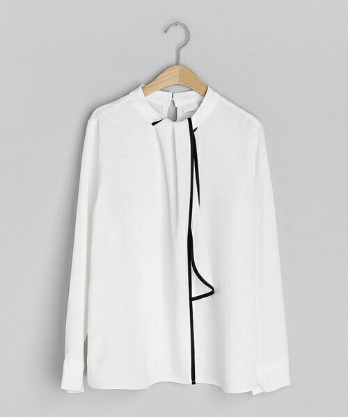 DHOLIC（ディーホリック）の「配色ラインリボンブラウス（シャツ/ブラウス・レディース・ベージュ/グリーン/ホワイト・ONESIZE）」の2枚目の写真