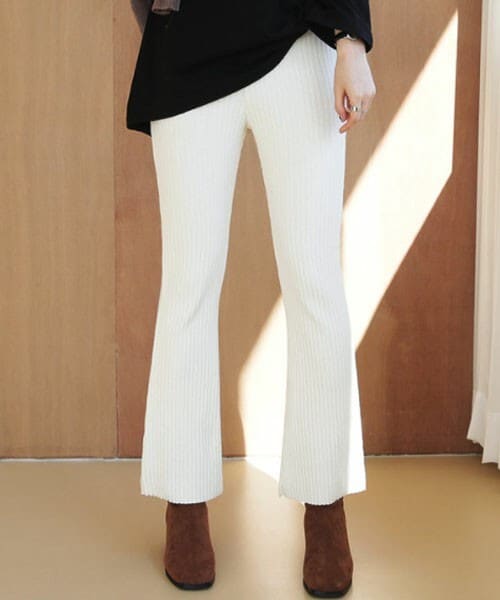 DHOLIC(ディーホリック)の「リブブーツカットパンツ(その他パンツ・レディース・ホワイト/ブルー/ブラック/ブラウン・FREE)」の1枚目の写真