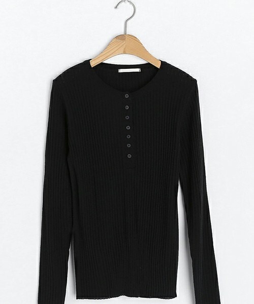 DHOLIC（ディーホリック）の「ヘンリーネックリブスリムニット（ニット/セーター・レディース・オレンジ/ホワイト/ベージュ/ブラック/ブルー・ONESIZE）」の3枚目の写真