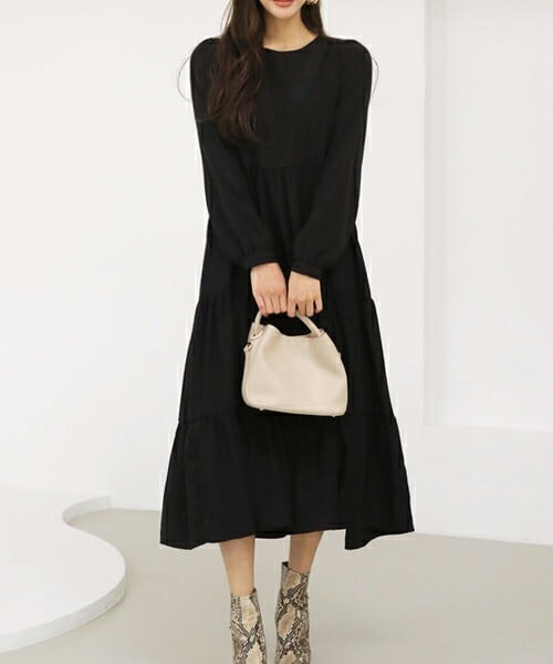 DHOLIC（ディーホリック）の「ティアードロングワンピース（ワンピース・レディース・ベージュ/ブラック/イエロー・ONESIZE）」の2枚目の写真