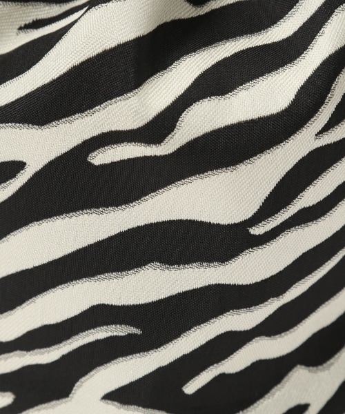 LOWRYS FARM（ローリーズファーム）の「ハンドルツキキンチャクＢＡＧ（バッグ・ゼブラ/レオパード/イエロー/パープル）」の18枚目の写真