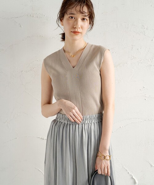 【Loungedress】ノースリVニット LOUNGEDRESS（ラウンジドレス）の「ノースリVニット（ニット