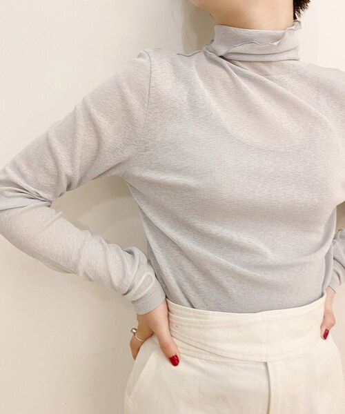 SHENERY(シーナリー)の「シアーハイネックカットソー(Tシャツ/カットソー・レディース・オフホワイト/パープル/ライトグレー/ブラック・F)」の3枚目の写真