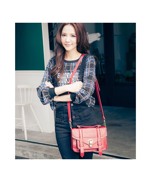 gracegift（グレースギフト）の「俐落洗鍊 韓國學院質感金釦提包（バッグ・レディース・黑/紅・F）」の9枚目の写真