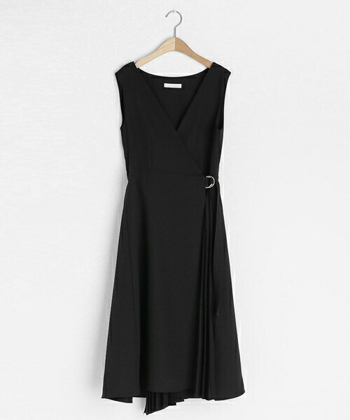 DHOLIC（ディーホリック）の「プリーツラップワンピース（ジャンパースカート・レディース・ベージュ/ブラック・ONESIZE）」の2枚目の写真