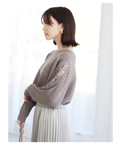 Green　Parks（グリーンパークス）の「・furry rate ショルダーレースプルオーバー（トップス・オフホワイト/ライトベージュ/モカ/ライトカーキ・F）」の19枚目の写真