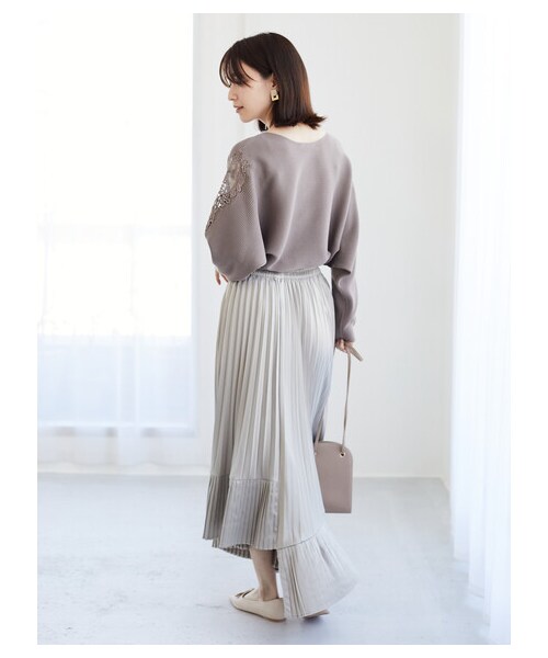 Green　Parks（グリーンパークス）の「・furry rate ショルダーレースプルオーバー（トップス・オフホワイト/ライトベージュ/モカ/ライトカーキ・F）」の4枚目の写真